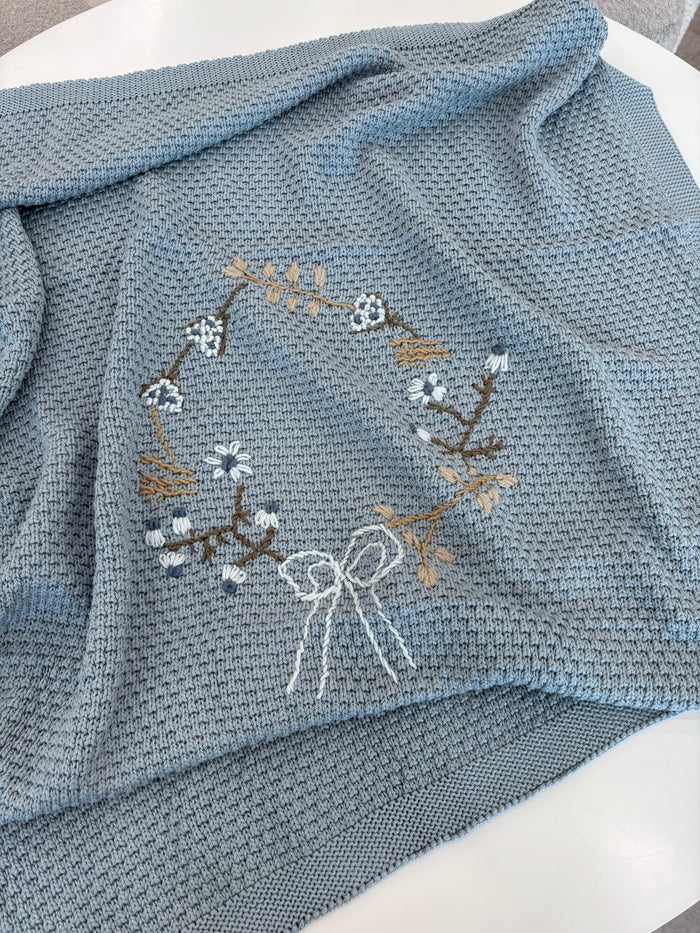 Knit Baby Blanket | Wreath  | Blue | Inimini